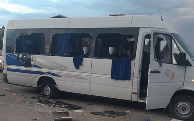 Ukraynada müxalifətçilərin olduğu avtobus atəşə tutuldu – Ölənlər var