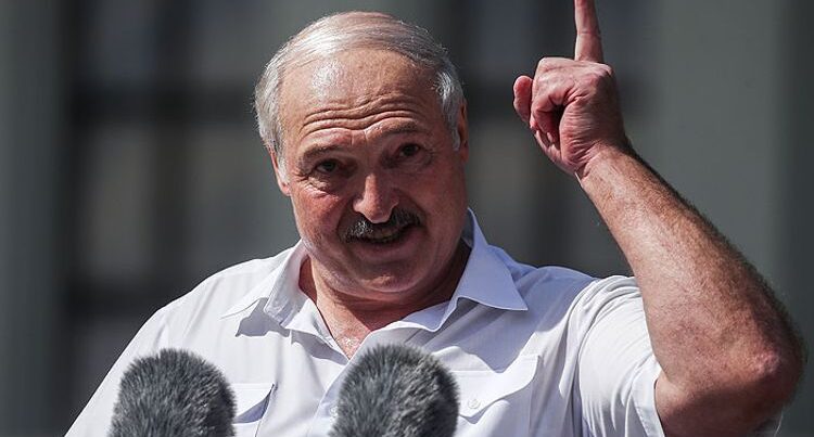 Lukaşenko “yola gəldi”: “Razıyam, lakin küçə yolu ilə yox”