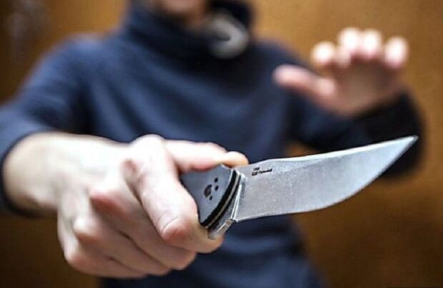 Hacıqabulda 17 yaşlı gənc bıçaqlandı