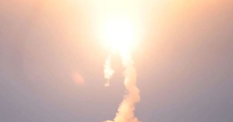 Rusiya səsdənsürətli raketi sınaqdan keçirib – VİDEO