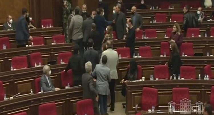 Ermənistan parlamenti Hadrutla bağlı təcili toplanır