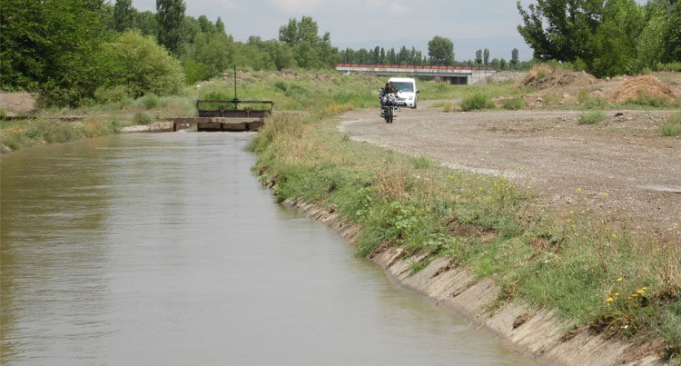 Siyəzəndə 18 yaşlı qız su kanalında batdı