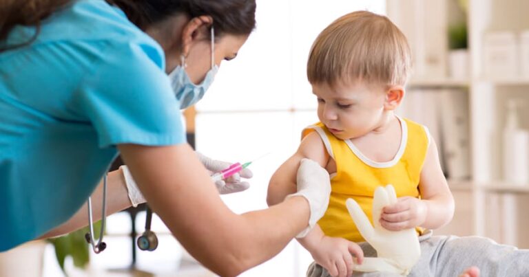 Baş pediatr: “Uşaqlarınıza peyvənd vurdurun”