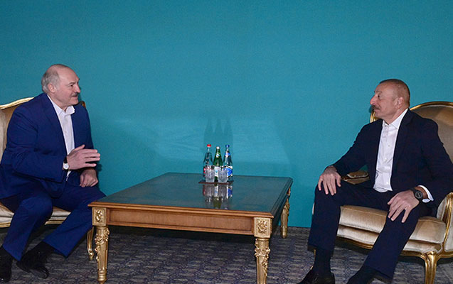 İlham Əliyev Lukaşenko ilə görüşdü – VİDEO