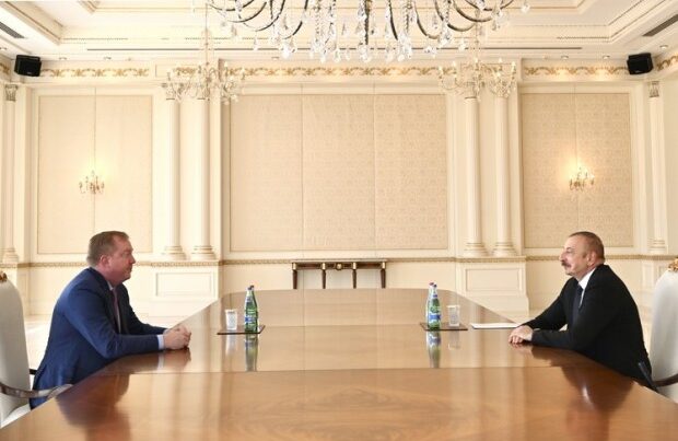 İlham Əliyev “Boeing” Şirkətinin prezidentini qəbul etdi