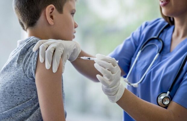 ABŞ-da 70 uşağa vaxtı keçmiş koronavirus vaksini vurulub