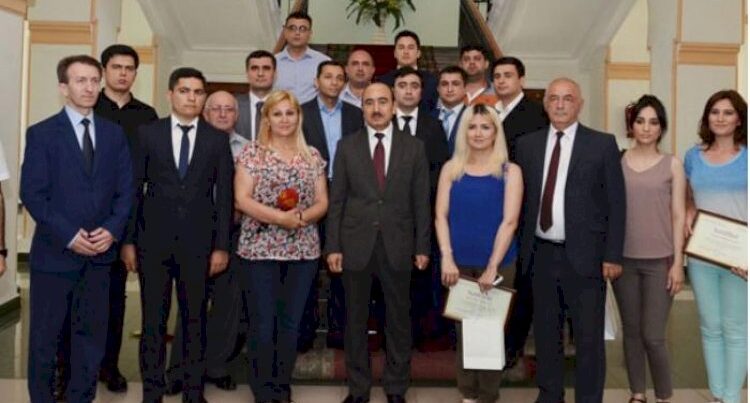 Əli Həsənovun qızı işdən çıxarıldı