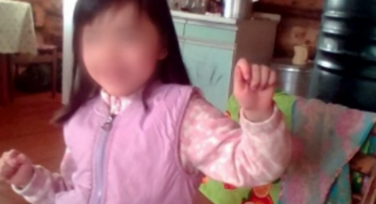 QANDONDURAN HADİSƏ: Ana yatmaq istəməyən 8 yaşlı qızını ÖLDÜRDÜ – VİDEO