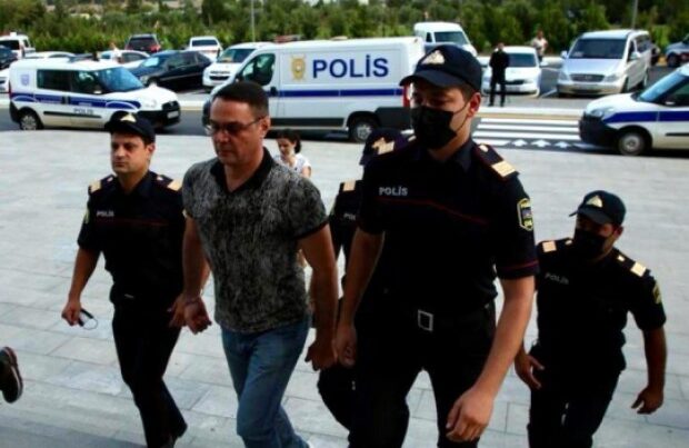 Polisi döyən deputatdan XƏBƏR VAR