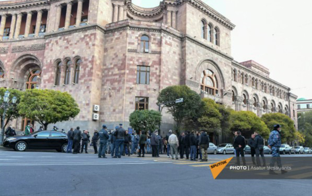 Erməni hərbçilərin qohumları etiraz aksiyası keçirir – Fotolar