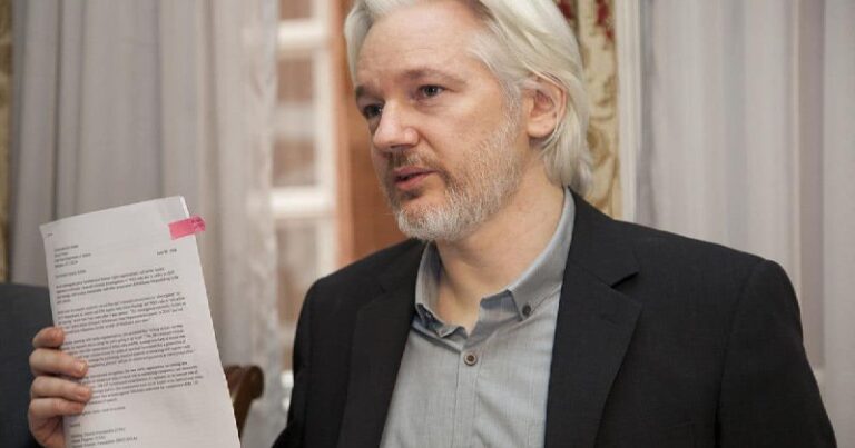 “WikiLeaks”in qurucusu insult keçirdi, yaddaşı pozuldu
