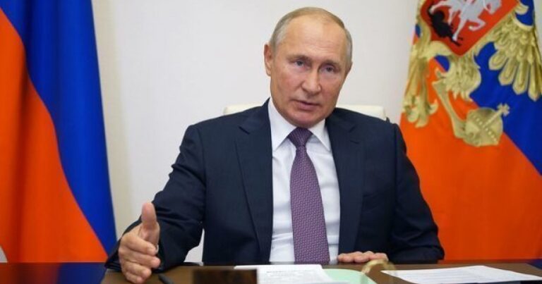 “Putin yumruğunu masaya çırparaq dedi ki…” – İndi hamımız başımızı aşağı salıb oturmuşuq