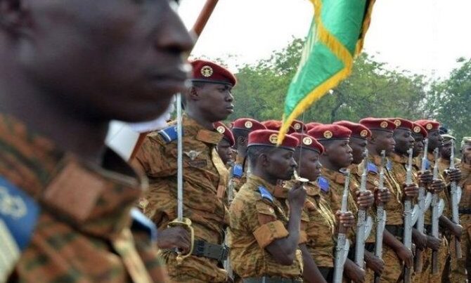 Burkina-Fasoda hərbçilər hakimiyyəti ələ keçiriblər