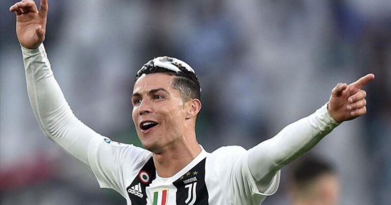 Ronaldo: “Xoşbəxt deyiləm”