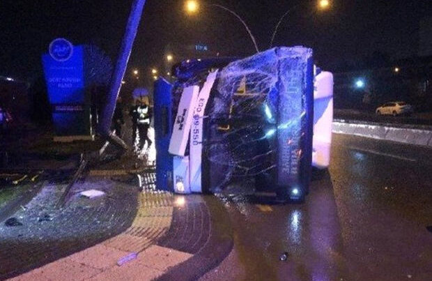 Ankarada dəhşətli qəzada 16 nəfər yaralanıb
