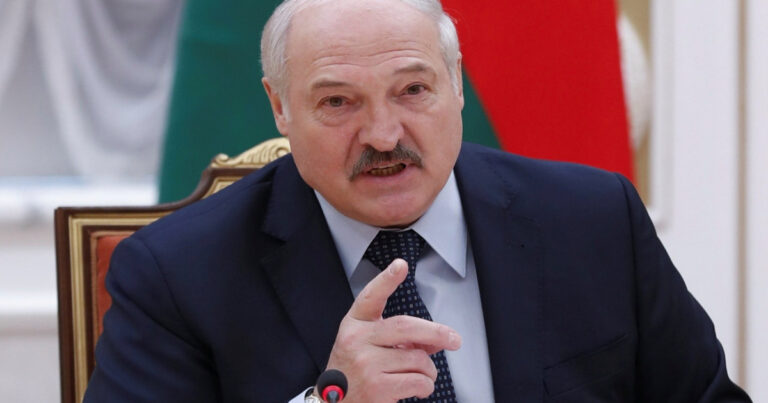 Lukaşenkodan qazax etirazçılara inanılmaz təklif: “Diz çökərək, üzr istəyin…”