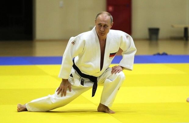 Putin Beynəlxalq Cüdo Federasiyasının fəxri prezidenti titulundan məhrum edildi