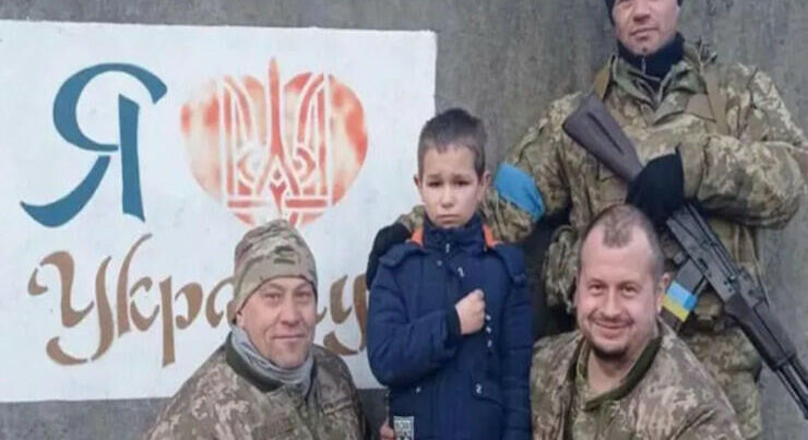 Ukraynada hamı bu uşaqdan danışır: Gecə evdən qaçaraq…