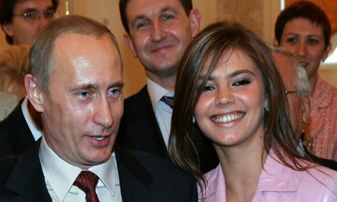 Putinin gizli uşaqları, 1 milyard dollarlıq malikanəsi, 700 avtomobili və daha nələri var…
