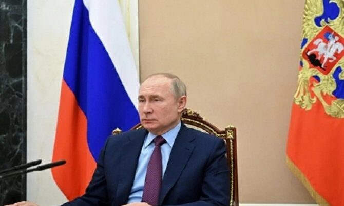 Putin: “Sanksiya təzyiqi kompleks xarakter daşıyır”