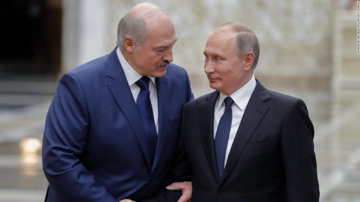 Putin Lukaşenkoya polkovnik rütbəsi verəcək