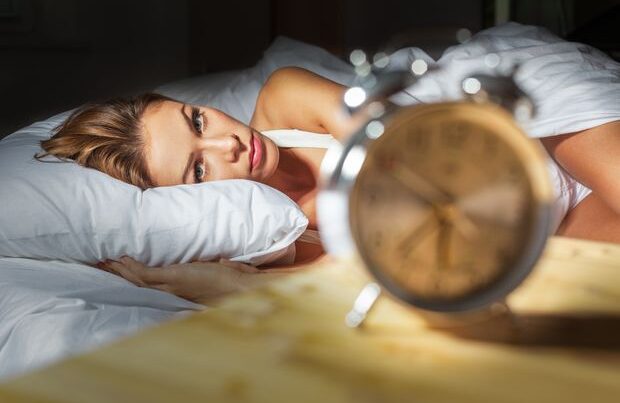 Yuxusuzluq xəstəlikdir- sağlam olmaq üçün insan gündə neçə saat yatmalıdır?