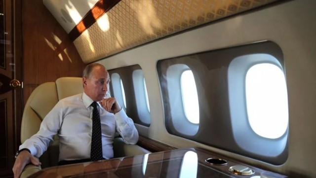 Putinin “qiyamət günü” təyyarəsi Moskva səmasında görüntüləndi – FOTO