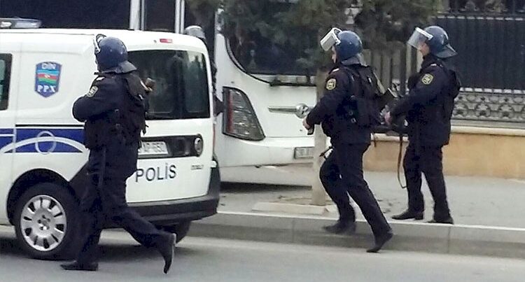 Polis əməliyyat keçirib – 57 nəfər saxlanıldı.