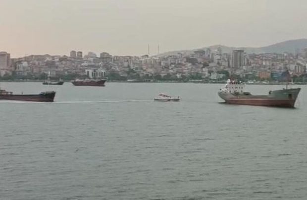 İstanbulda iki yük gəmisi toqquşub – VİDEO