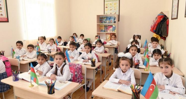 Mütəxəssis: Uşaqları həm dərslə, həm də əlavə məşğələlərlə yükləmək onların tez-tez xəstələnməsinə səbəb ola bilər