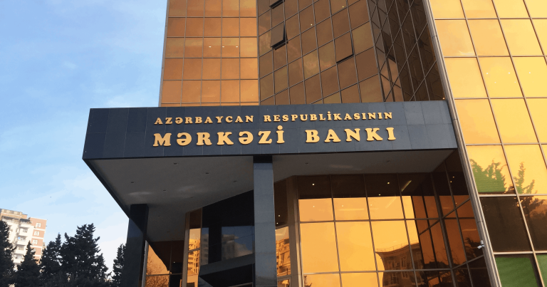 Azərbaycan banklarının xarici borcu ARTIR