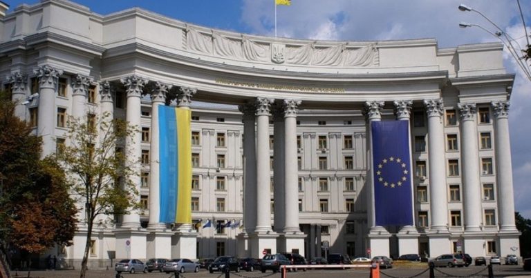 Ukrayna XİN: “Rusiya bugünkü hücumlar zamanı Kiyevdəki 2 diplomatik binanı hədəf alıb”