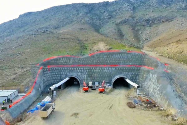 “Qarabağ və Şərqi Zəngəzurda 33 tunel tikiləcək” – İlham Əliyev