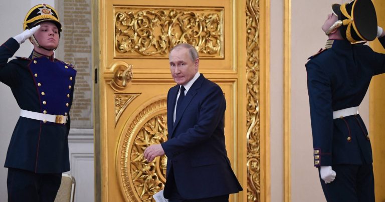 “Putin hərəyə bir söz deyir, çox tələsir və…” – Kremldəki mənbə “The Telegraph”-a danışdı