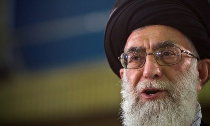 İran prezidenti etirazçıları “zəhlətökən milçək” adlandırdı, məktəbli qızlar onu cəhənnəmə göndərdi…