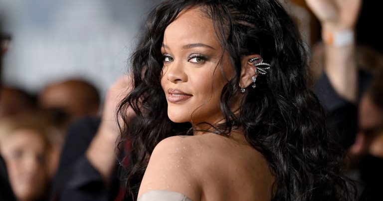 Rihanna övladından DANIŞDI: “Harada olduğunu anlamağa çalışır…” – FOTOLAR