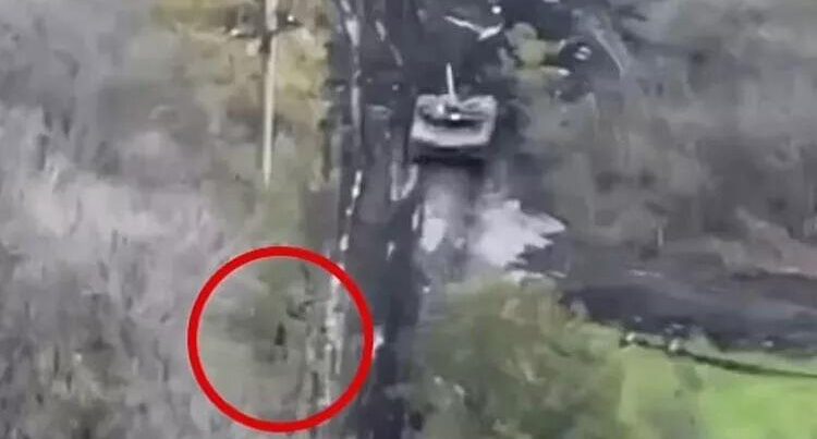 Ukraynalı əsgərin Rusiya tankını təkbaşına məhv etdiyi GÖRÜNTÜLƏR gündəm oldu – ANBAAN VİDEO – FOTO