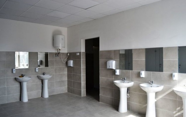 2022-ci ildə neçə məktəbin sanitar qovşağı yenilənib?