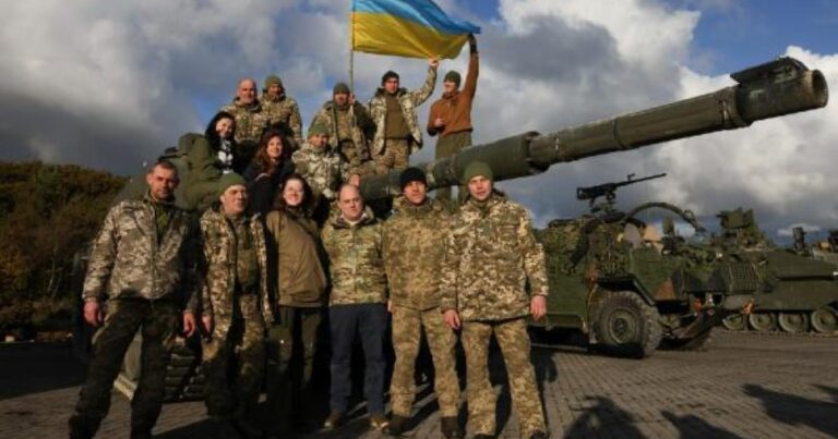 Ukraynalı hərbçilərin Böyük Britaniyadakı təlimləri davam edir – FOTO