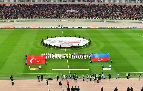 İlham Əliyev və Mehriban Əliyeva “Qarabağ” – “Qalatasaray” oyununa stadionda baxıblar – YENİLƏNİB + FOTOLAR