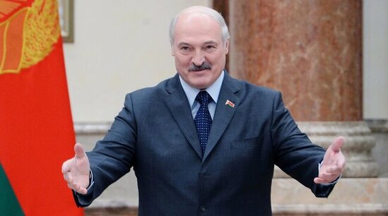 Lukaşenko ehtiyatda olan zabitlər hərbi xidmətə çağırır