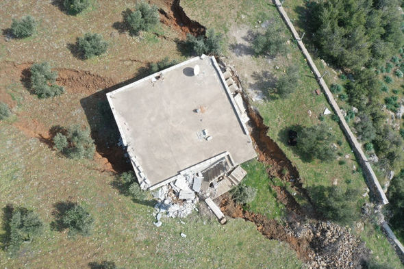 Kahramanmaraşda ev 2,5 metr dərinliyə batdı – FOTO