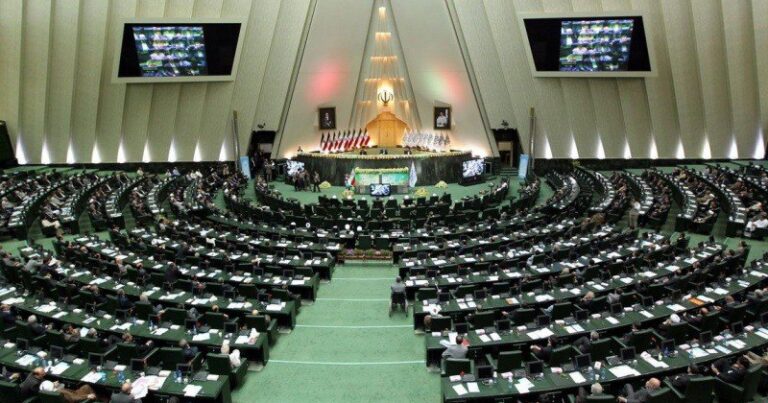 Deputatlardan İran parlamentinə ETİRAZ: Sizdən ancaq xəyanət gördük