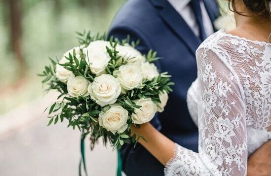 Bakıda faciə: Toyda ərinə boşanacağını dedi, 8 bıçaq zərbəsi aldı