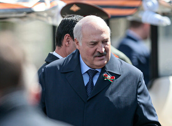 Lukaşenko: Rusiya Ukrayna ilə xoşagəlməz sülh bağlamağa hazır idi