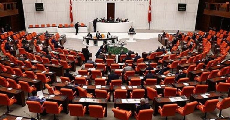 Türkiyədə parlament tərkibinin 64 faizi yenilənib