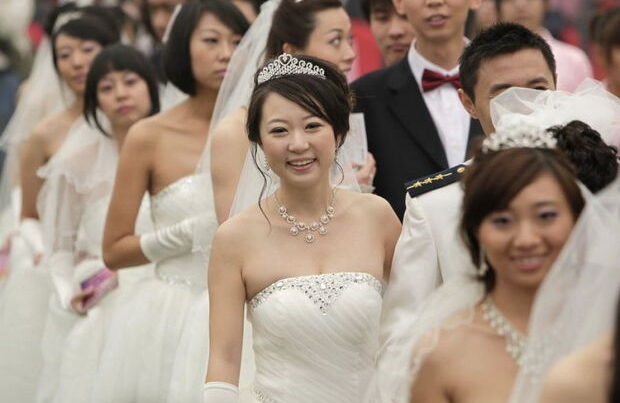 1,4 milyard əhalisi olan Çində evlilik sayı heyrətləndirdi