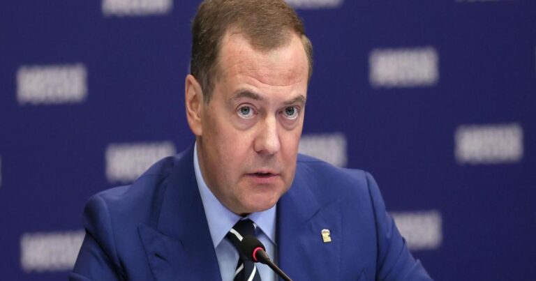 “Rusiya ərazisinin bir hissəsi zəbt olunarsa, nüvə silahından istifadə etməli olacaq” – Medvedev