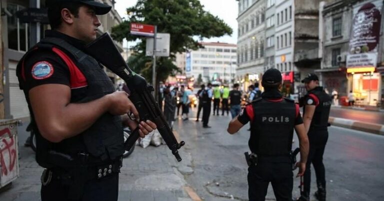 İstanbulda PKK əməliyyatı zamanı 9 terrorçu yaxalanıb