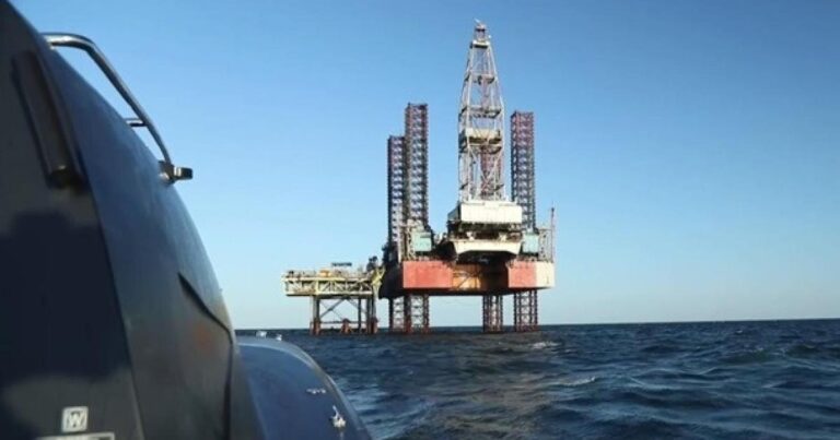 Ukrayna xüsusi təyinatlılarından daha bir uğurlu əməliyyat – Qara dənizdə neft-qaz platformaları geri alındı